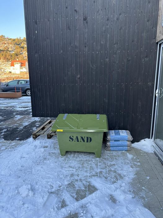 Sandbehållare för snöiga dagar